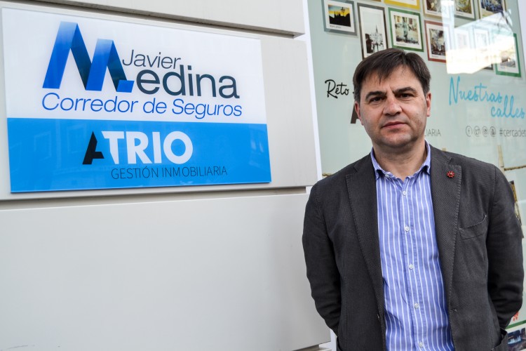 Javier Medina Corredor de Seguros de la inmobiliaria ATRIO